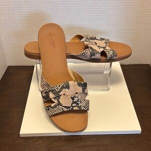 Universal Thread Black and Cream Sandals with Snake Print